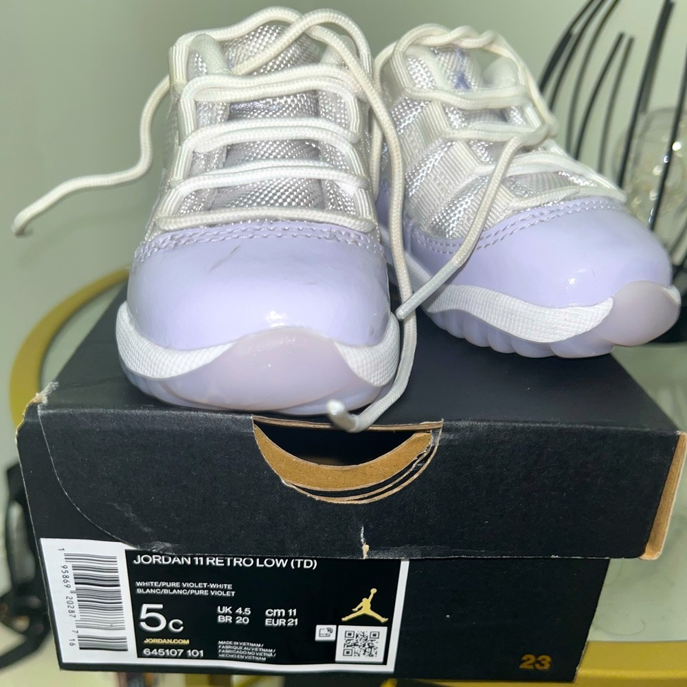 “Pure Violet” Jordan Retro 11 Low